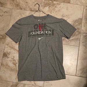 Men’s Roger Federer Foundation Graphic Tee Medium